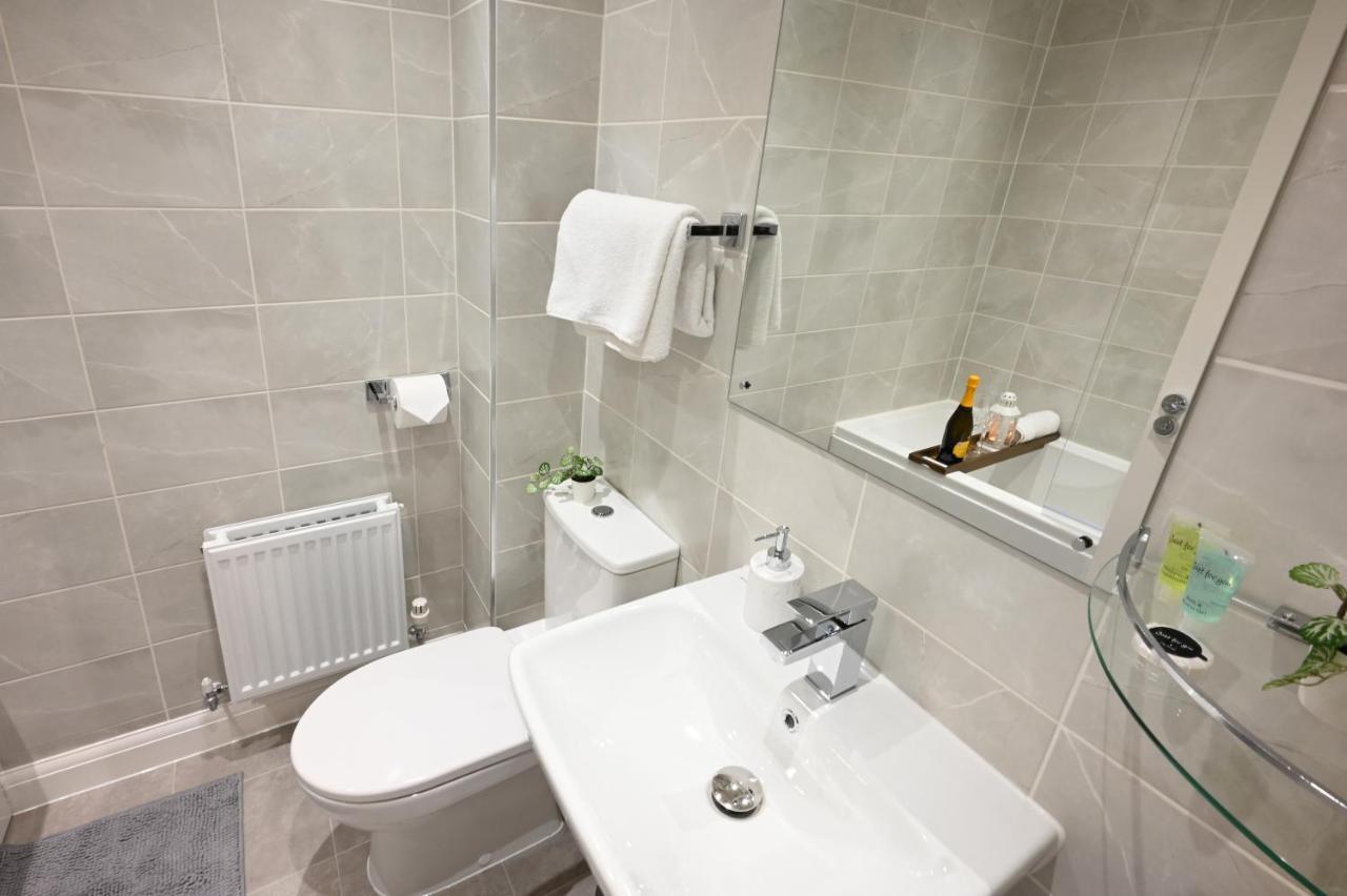 Luxury 4 Bed House With Gated Parking In The Heart Of Birmingham! Apartment Ngoại thất bức ảnh